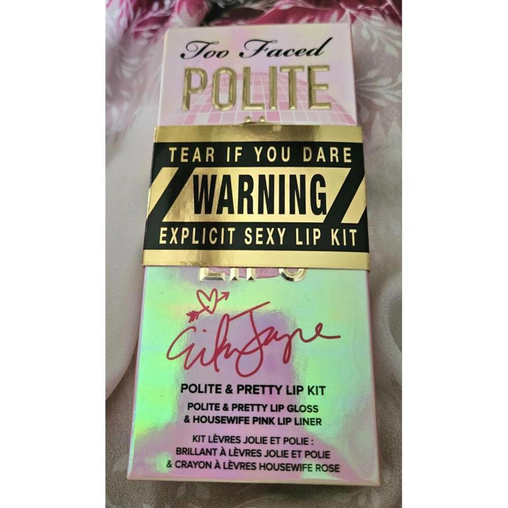 Too Faced Erika Jayne Polite & Pretty Lip Kit Lipgloss & Lip Liner